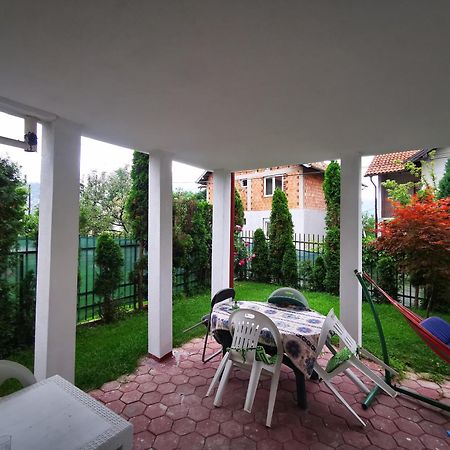 Rest & Recharge 4Bdr Apt- Free Parking, Ac & Garden Сараєво Екстер'єр фото