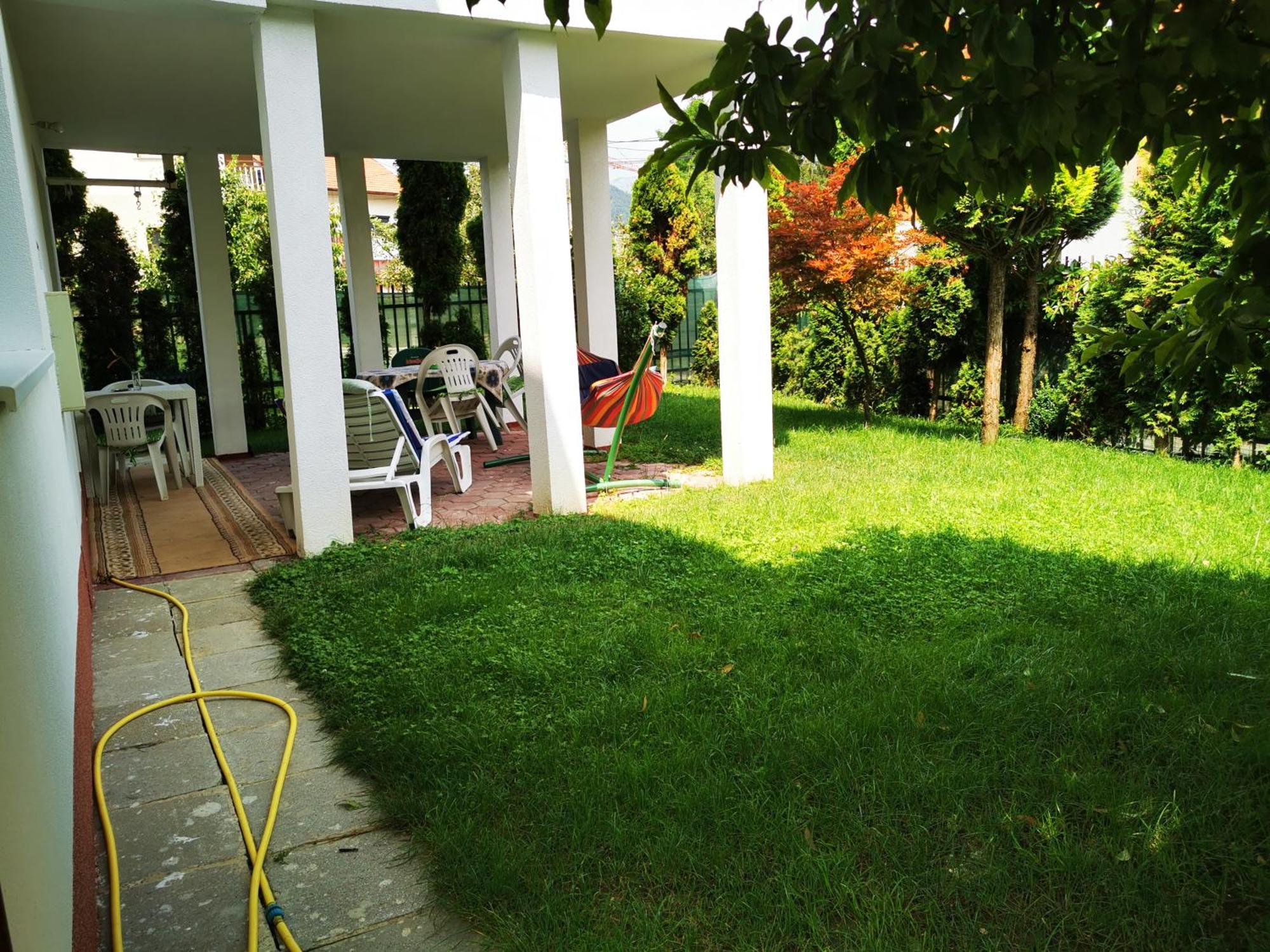 Rest & Recharge 4Bdr Apt- Free Parking, Ac & Garden Сараєво Екстер'єр фото